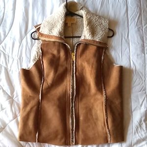 Brown Michael kors vest 2 pockets zipper soft used